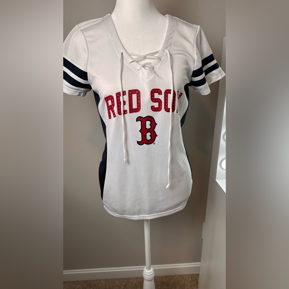 Boston Red Sox Women’s Lace-Up Sparkly V-Neck Tee Small Preowned